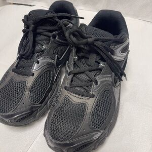 Nike Black and Gray Women's Sneakers
